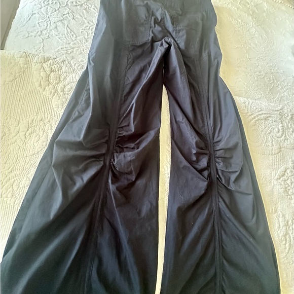 XCVI Navy Blue gathered and flared Pants - Picture 2 of 12